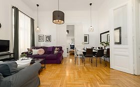 Black & White Apartment Budapest